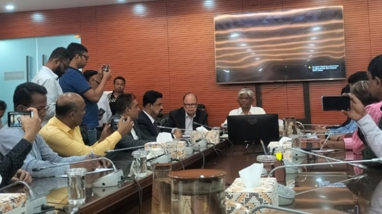 পে-কমিশনের সিদ্ধান্ত আগামী সরকার নেবে: অর্থ উপদেষ্টা